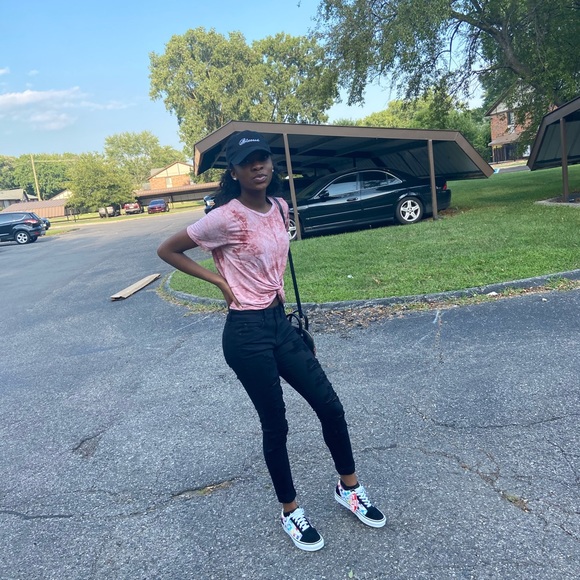 Meet your Posher, Kai - Picture 2 of 3